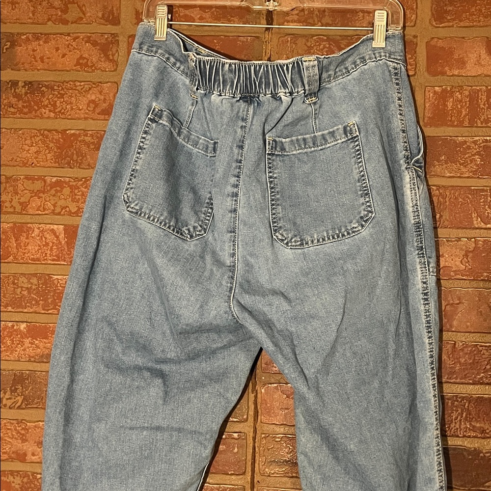 3/$15. Old Navy Jeans L - Picture 4 of 8
